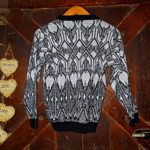 🍀3/15Boy's Homemade Sweater - Picture 3 of 3